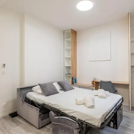 Quiet, Minimalist In 16th - 2min From Metro Appartamento