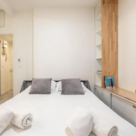 Appartamento Quiet, Minimalist In 16th - 2min From Metro